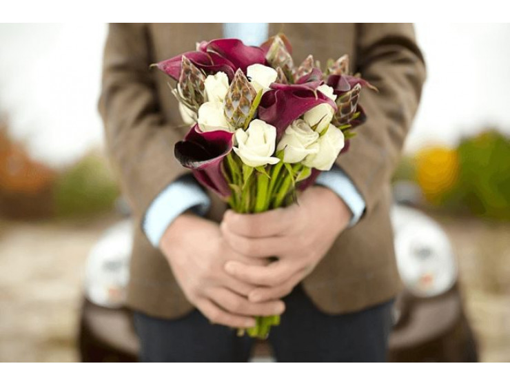 К чему дарят искусственные цветы и можно ли дарить искусственные цветы: Поради інтернет-магазину Kvitu